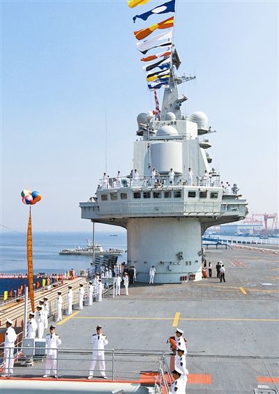 我国第一艘航空母舰辽宁舰