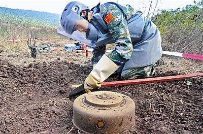 黎以边境"蓝线"雷场有"地雷微缩博物馆"之称,是埋藏地雷种类,数量最多