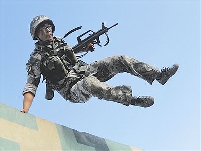 侦察兵苦练基本功