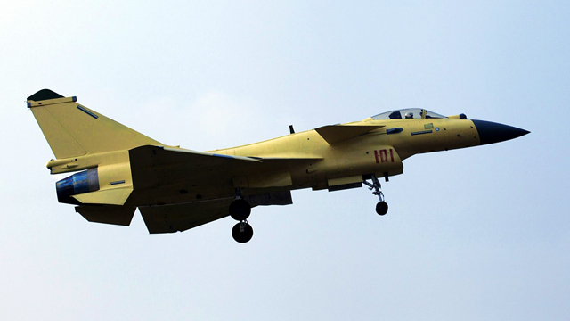 疑似量产型歼-10b战机试飞猛图曝光