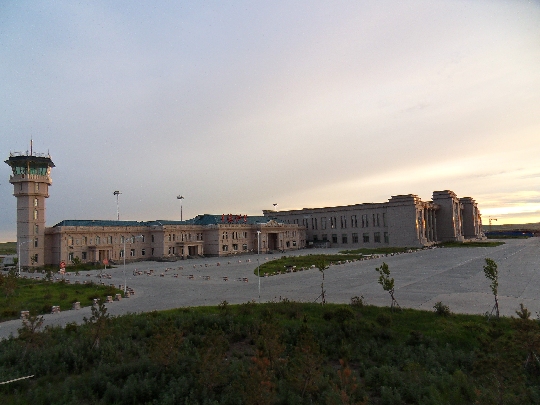 立足贸游连接俄蒙 吹响满洲里机场跨越号角