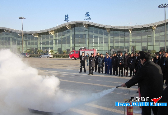 盐城机场成功举办候机楼人员应急疏散演练