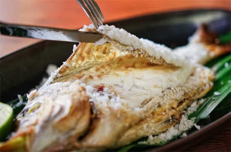 mi thai餐厅的盐烤生鲷鱼