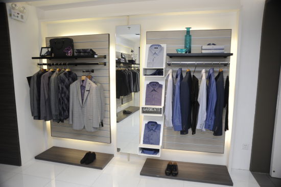 为了满足消费者对服装个性化需求,顺美推出服装定制服务,以快速交期