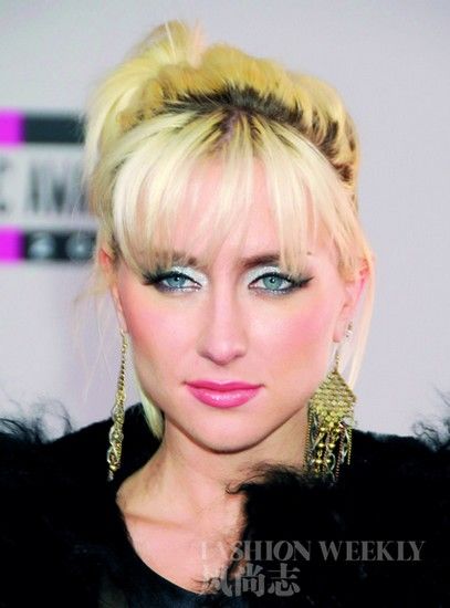 blakelively打造双眼深邃迷离感