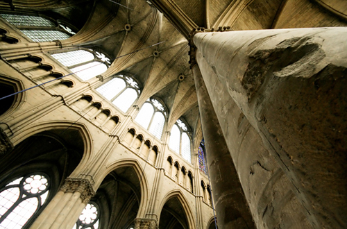 誰的大教堂魯昂大教堂(cathdrale notre-dame)前的廣場上,我將賬單和