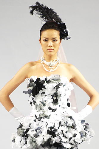 组图:2008regina高级订制礼服新品发布(4)