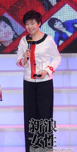 于丹:博学多才女强人的穿衣经(组图)(4)