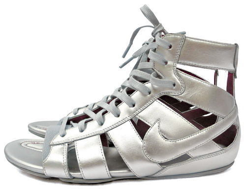 组图nike慧眼识新秀09夏日推出窟窿鞋