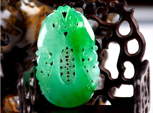 浓翠欲滴 tesiro极品传世翡翠(组图)(2)_新浪尚品_新浪网