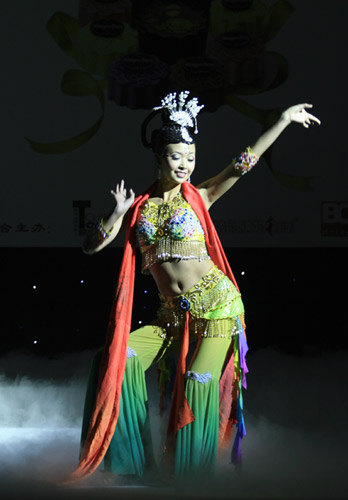 组图:2008明月盛典 现场表演-飞天舞