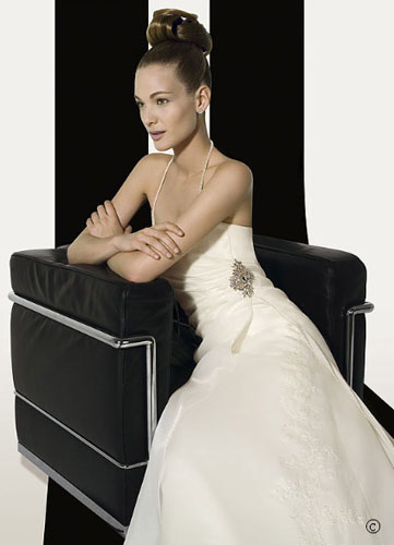 rosa clara婚纱 蕾丝与珠宝交相辉映(11)