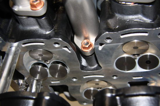 2013  霍雷克斯 vr6 roadster气门 燃烧室