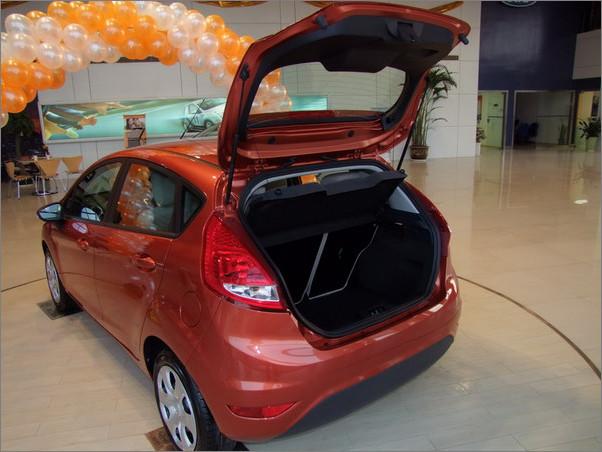 全息解读 全新福特嘉年华两厢实拍_新浪汽车_新浪网