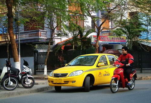 越南街头汽车图片
