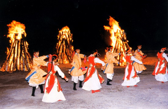 草原篝火晚会美丽的香格里拉飞越原野,无限激情—2007第三届泛珠