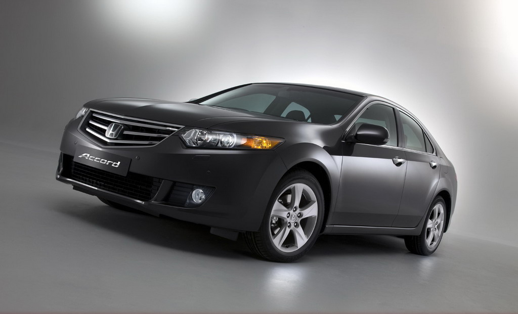 图为欧版雅阁外观及内饰