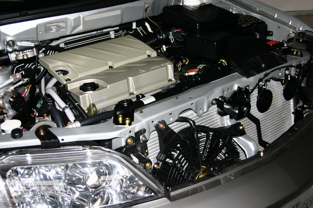 东南汽车菱绅发动机