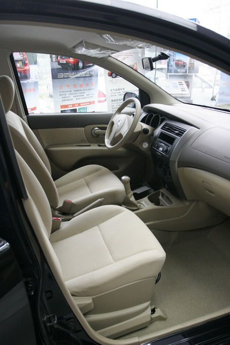 东风日产骊威内饰
