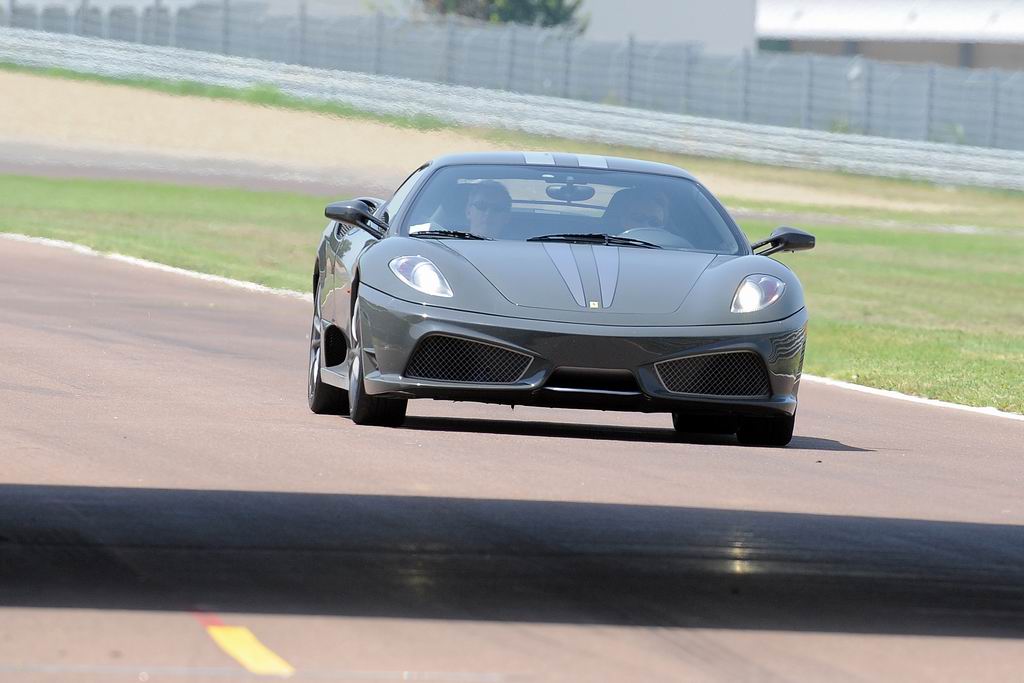 法拉利430 scuderia动态图片