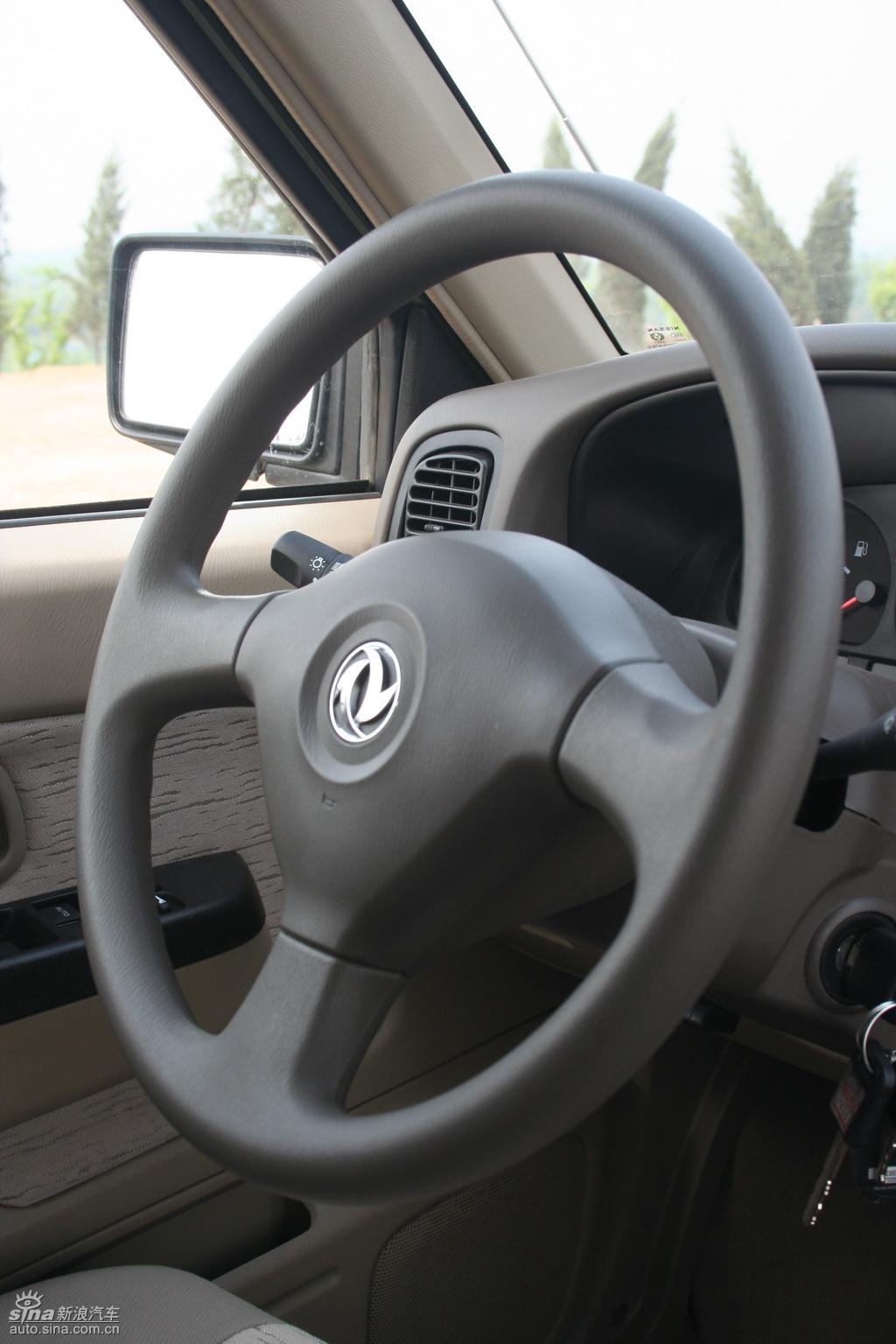 郑州日产帕拉骐特装车内饰实拍