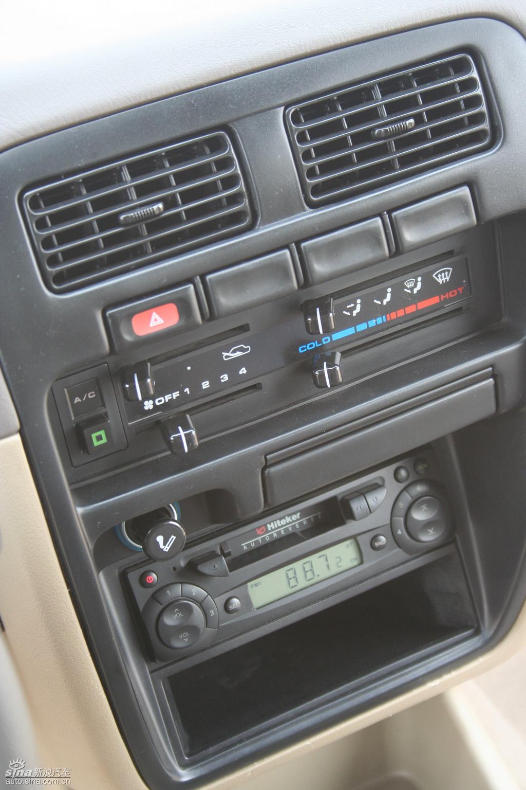 郑州日产帕拉骐特装车内饰实拍