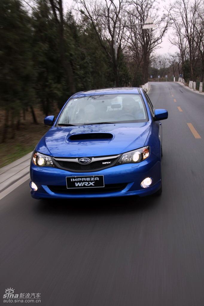 斯巴鲁三厢翼豹外观