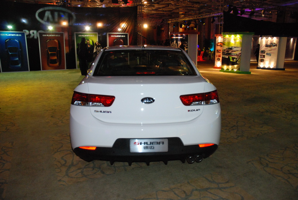 起亚shuma速迈外观实拍