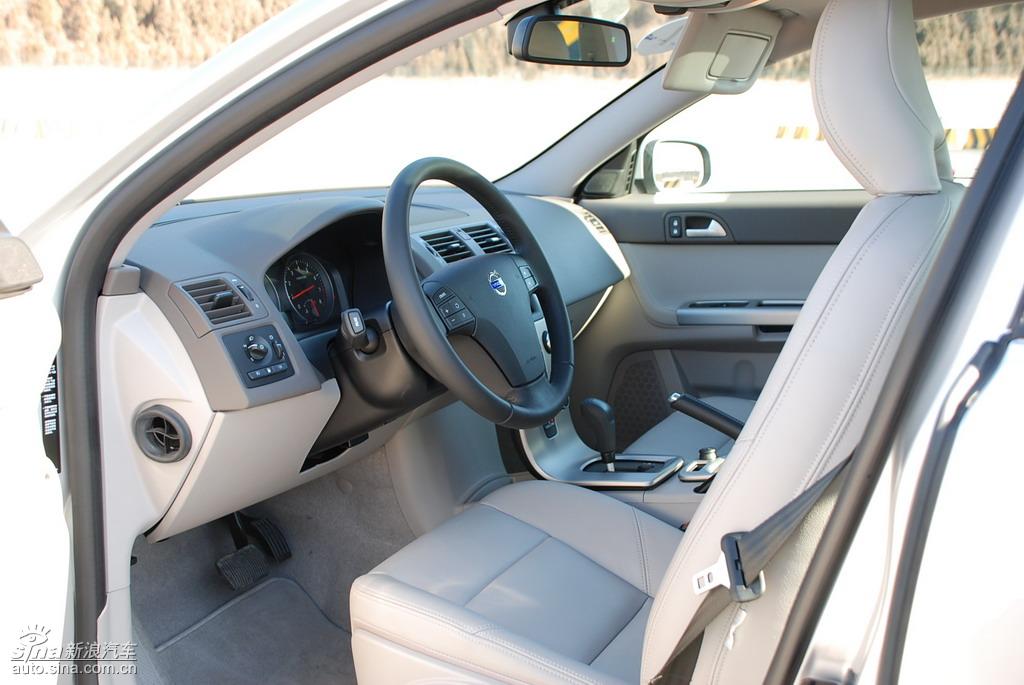 新浪试驾沃尔沃s40 2.0l内饰实拍图
