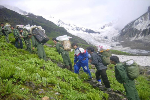 墨脱的背夫们