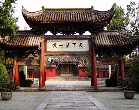 对于想要领略美景与历史文化的游客来说,清明时节前往陕南汉中游玩