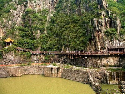 近距体验汉中褒河栈道