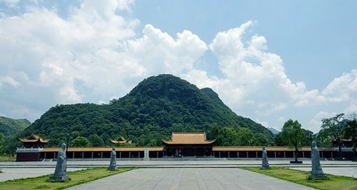 日前,寧遠縣舜帝廟考古遺址公園通過省旅遊景區等級評定委員會組織