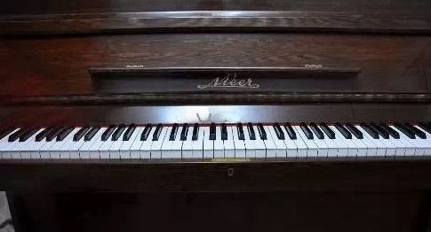 聂耳牌钢琴9,聂耳牌钢琴钢琴在六七十年代的上海算是标标准准的奢侈品