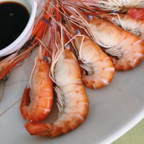 淡水虾肉嫩,个大