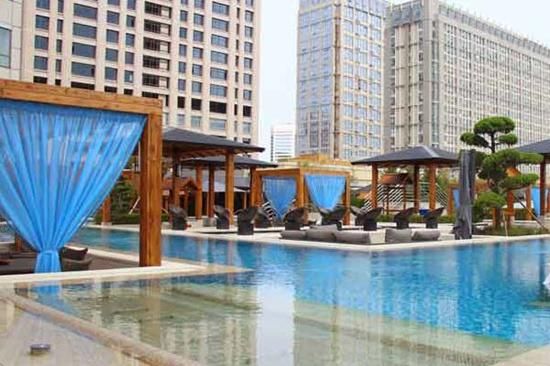 新浪旅游配图:葫中天空中温泉花园 摄影:图片来自周边游攻略泡温泉