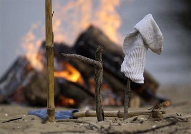 方式特别 美国人烧袜子迎春(图)