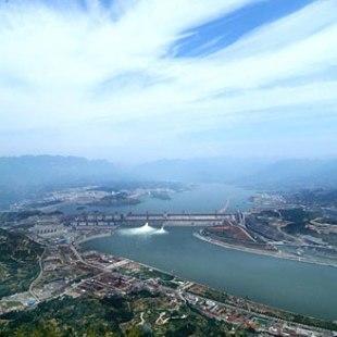 三峡大坝鸟瞰图图片