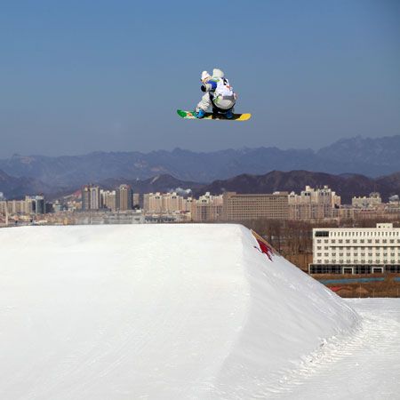 何伟滑雪图片