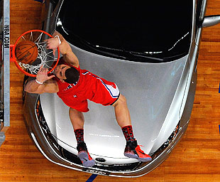 扣篮大赛格里芬飞跃汽车夺冠