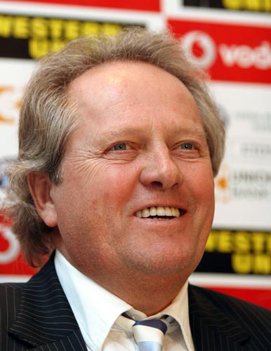 > 前国足主教练阿里汉再就业