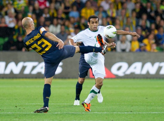 图文-[世预赛]澳大利亚4-2沙特 布雷西亚诺抢球_国内足球-亚洲各队