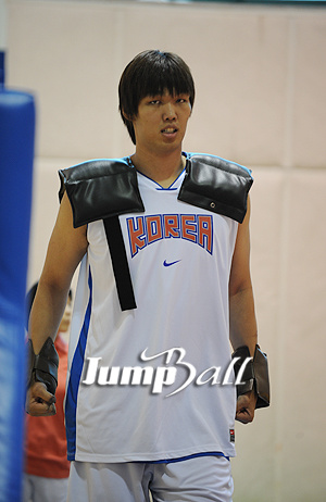 韩国220米巨人伤愈回归太极虎坐拥亚锦赛第一高