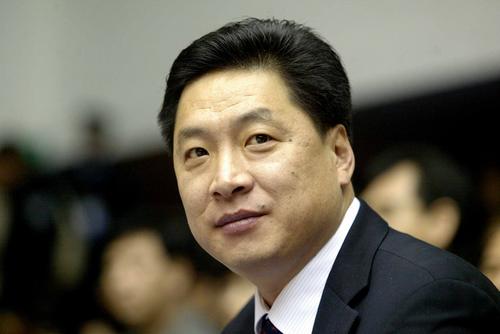 图文-cba总决赛Ⅳ主帅表情大全 李指导的微笑