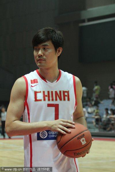 现任中国篮球队队长图片