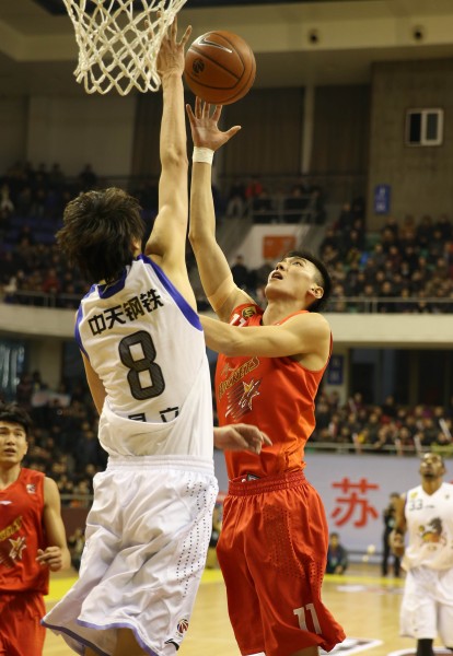 图文-[cba]江苏103-85胜八一 张博在比赛中投篮_篮球-cba_新浪竞技