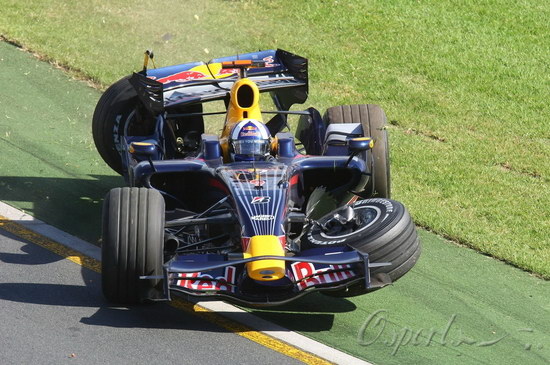 rb4悬挂隐患引起赛会警觉 红牛车队接到干事传唤