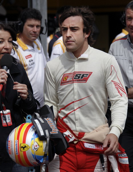 阿隆索:练习不撞车有机会争冠 最后1弯没防守舒马赫 _赛车-f1_新浪