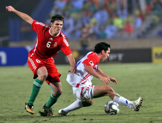 图文-[世青赛]匈牙利vs哥斯达黎加 身体对抗差距大