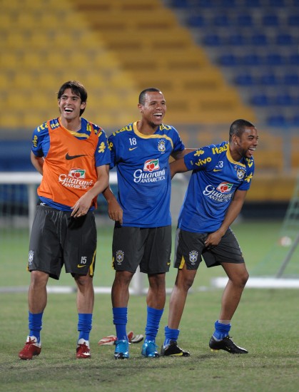 当日,为备战与英格兰队的友谊赛,巴西队在卡塔尔多哈的加拉法体育场